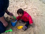 Des châteaux de sable avec papa à Andernos (09/04/12)