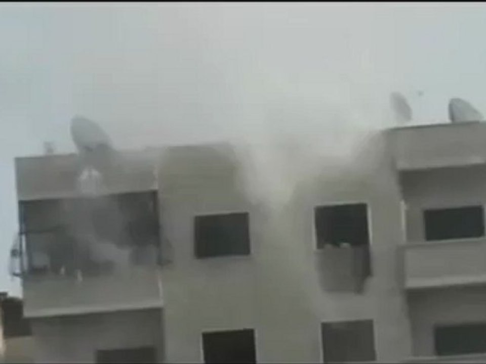 فري برس حماة المحتلة القصف واطلاق نار مباشرة على بناء في حي 9 4 2012