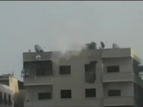 فري برس حماة المحتلة القصف مباشرة على البيوت في حي الاربعين 9 4 2012