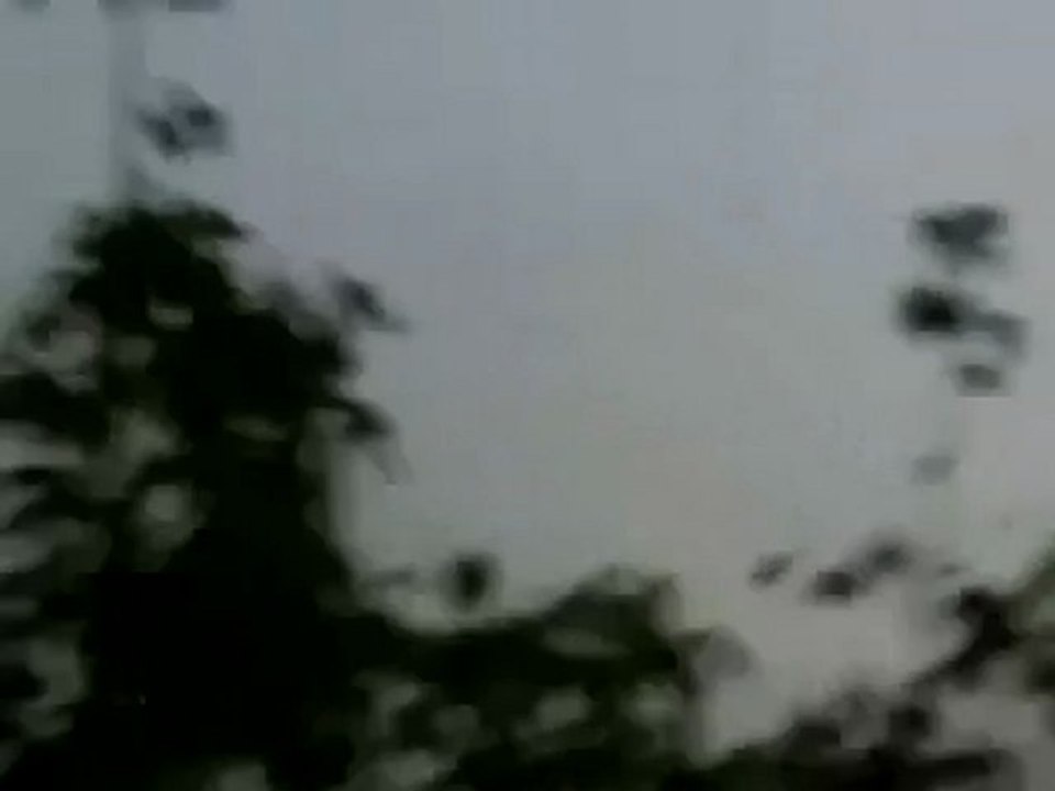 فري برس حماة المحتلة كفرزيتا قصف المدينة بالمروحيات 09 04 2012