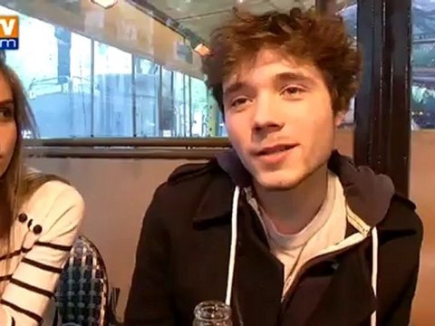 Des bars parisiens contournent la loi anti-tabac avec des terrasses chauffées