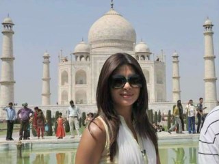 Priyanka Chopra Cleans Up Yamuna River - Bollywood News