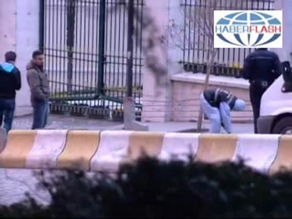 İstanbul Valiliğinin önüne bomba koydular