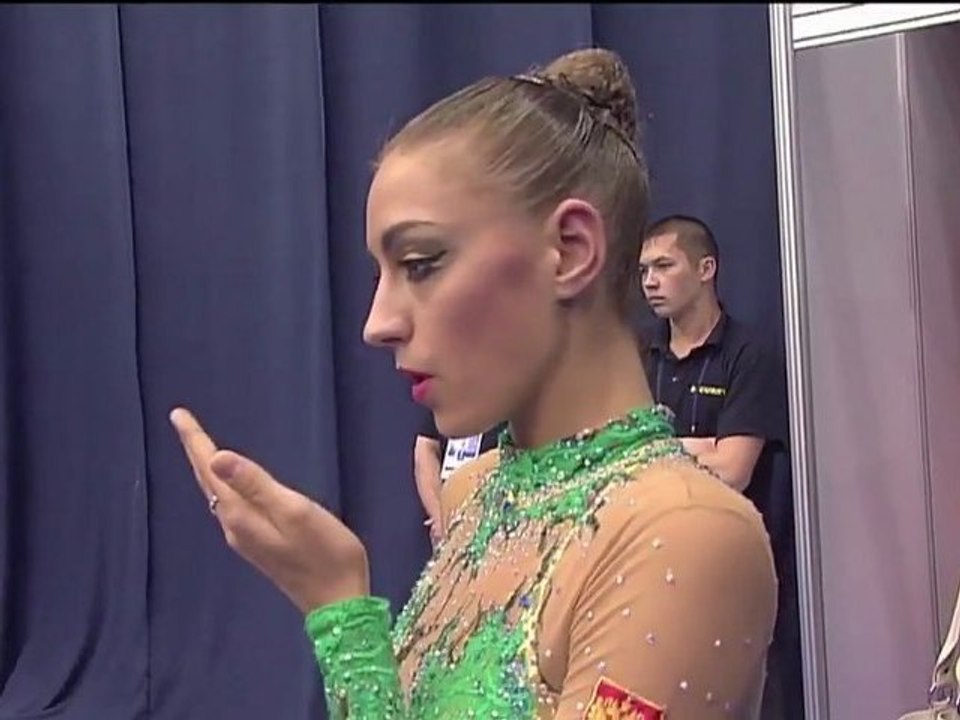 Evgenia Kanaeva 2010 Moscow World Champ F hoop