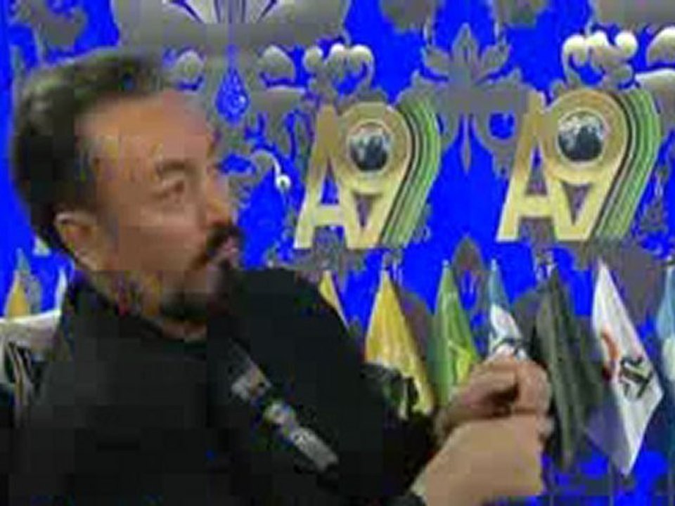 Sayın Adnan Oktar Nihat Hatipoğlu'nun Hz. Mehdi (as) ile ilgili yanılgılarına cevap veriyor.