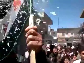 كفرنبل  حاشدة وسط المدينة تحد لقوات الاحتلال10 4 2012