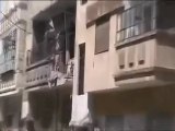 فري برس حمص أثار القصف العنيف والعشوائي على منازل المدنيين في  حي الخالدية 10 4 2012