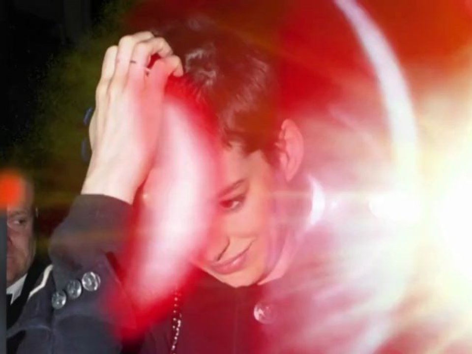 Anne hatheway: kahlschlag!