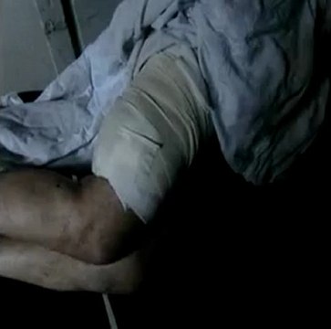 فري برس حمص إستهداف المشفى الميداني في حي الخالدية وتدميره 10 4 2012