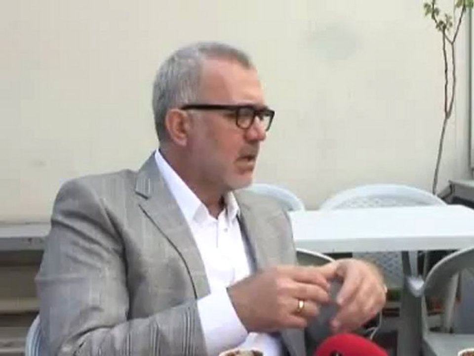 ÜNLÜ AVUKAT VE YAZAR BAHADIR YENİŞEHİRLİOĞLU YENİASIR TV’YE KONUK OLDU