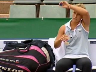 Cibulkova schiaccia Bremond - Barcellona, primo turno