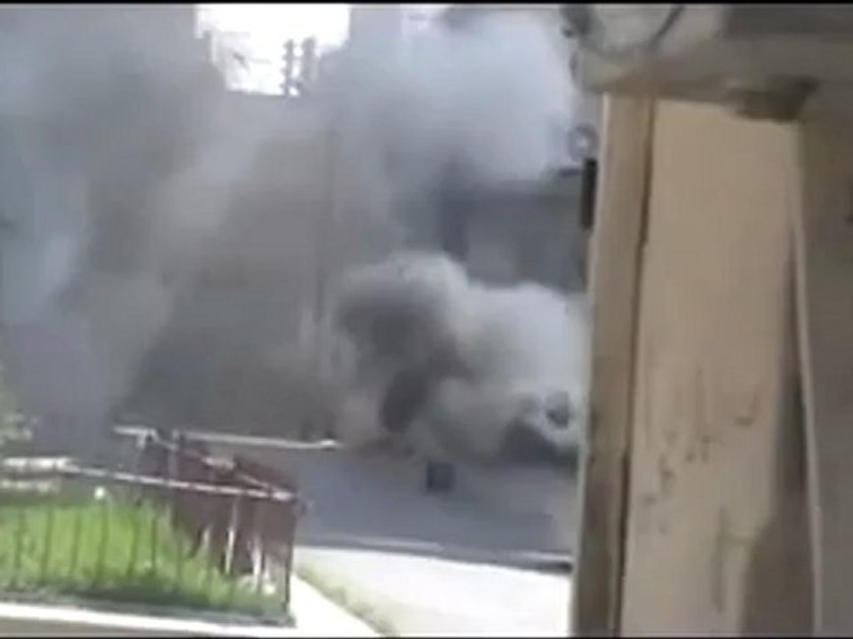 فري برس حمص سقوطأحد قذائف الهاون على الأحياءالسكنية في حي البياضة 10 4 2012