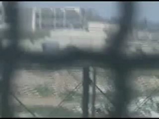 فري برس حمص دبابات ال الأسد تقوم بقصف المنازل 10 4 2012