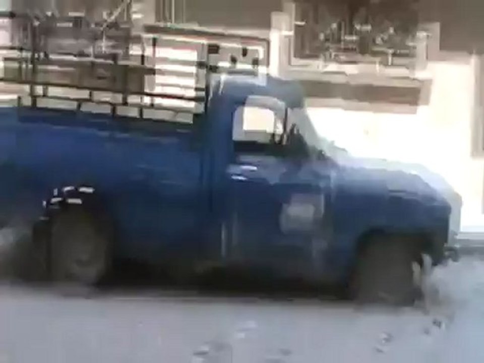 فري برس حمص أثار الخراب والدمار بسبب القصف العشوائي على حي الخالدية بحمص 10 4 2012 ج2