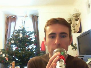 Wiwi égratigne "Mèmère" de Michel Simon