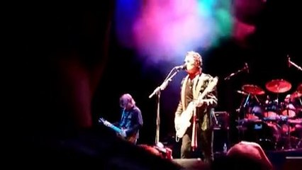 Glenn Hughes You_Keep_On_Moving_-_ChildLine_Rocks