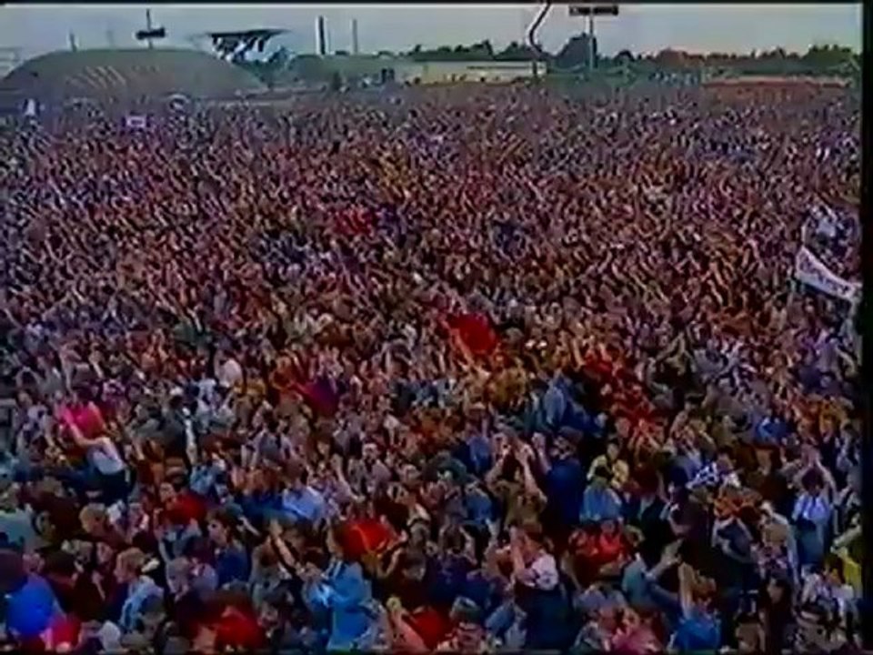 Springsteen Chimes of freedom East Berlin 1988 video Dailymotion