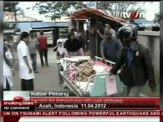 Descargar video: Indonesia - Earthquake-Euronews (11.April.2012) (6)