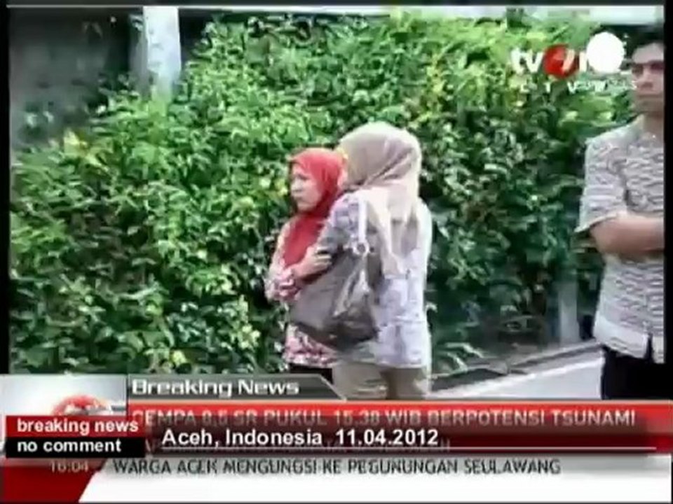 Indonesia issues tsunami warning after 8.7... - no comment
