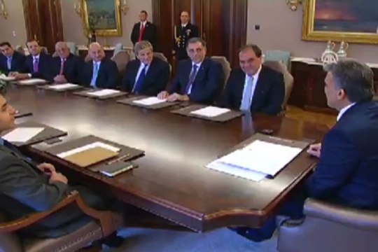 Gül, TFF heyetiyle görüştü