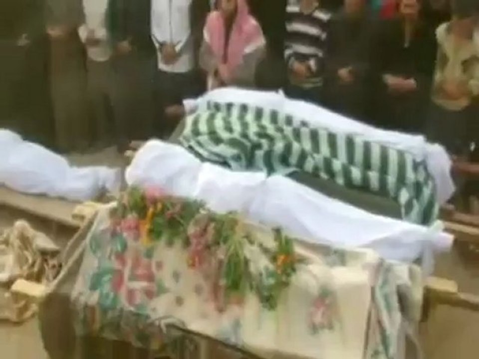 فري برس حماة المحتلة كفرزيتا الصلاة على شهداء محرقة كفرزيتا 10 04 2012