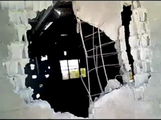 فري برس ريف دمشق مسرابا قصف عشوائي على البيوت وحظائر المواشي 10 4 2012