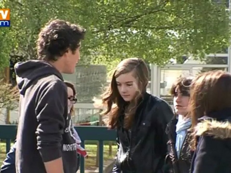 Réaction au collège Aubrac près de Tours après la mort du résistant