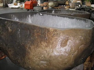 River Stone Bathtub