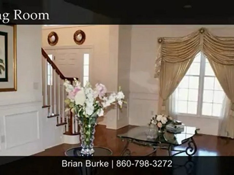 4 Bedroom Home For Sale in Seven Hills Estates