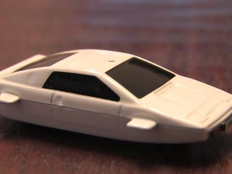 JAMES BOND LOTUS ESPRIT submarine car review by CGR Garage