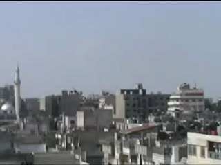 فري برس حمص حي الخالدية استهداف مكان التظاهر جنينة العلو بعدة صورايخ11 4 2012