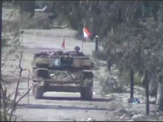 فري برس حمص تحركات الدبابات و الشيلكا في حي القرابيص11 4 2012