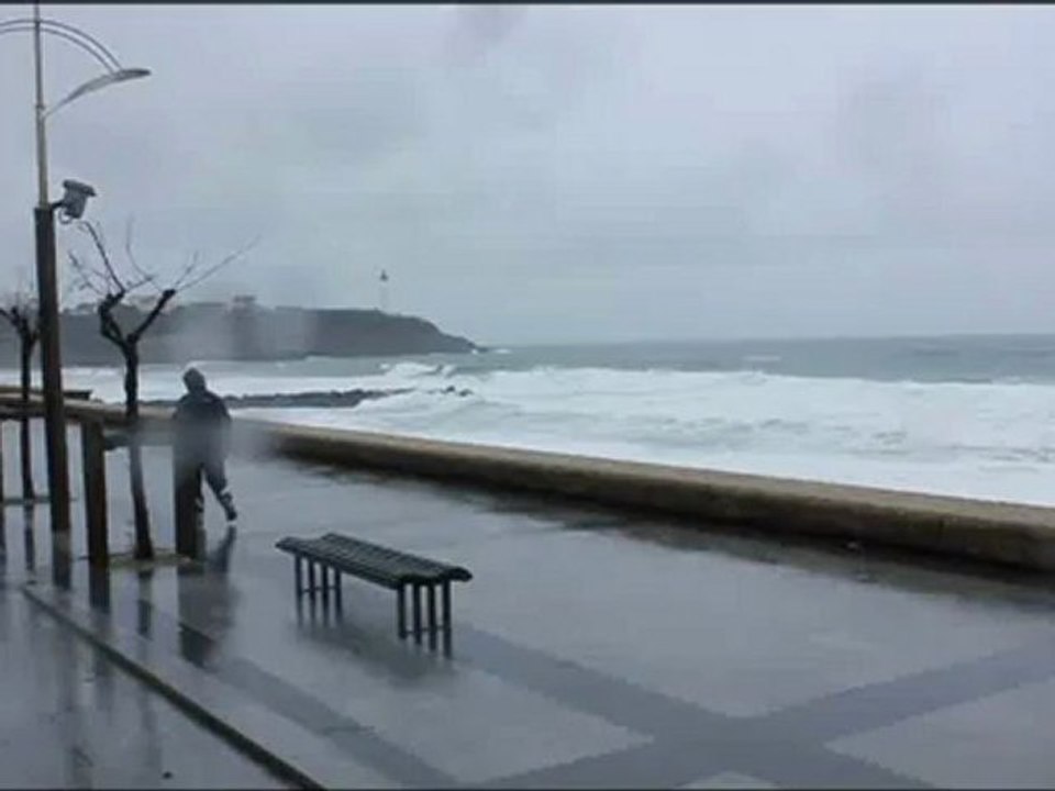 Jeudi  12 avril  surf report vidéo enregistré à 11h30