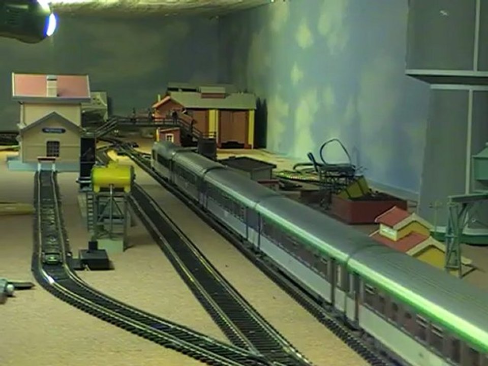 train miniature moulinsard II corail vidéo 3