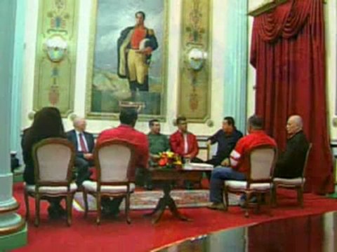 (VÍDEO) Chávez a su regreso a Miraflores Gracias al pueblo y sus mártires fracasó el plan golpista de hace 10 años 2/4