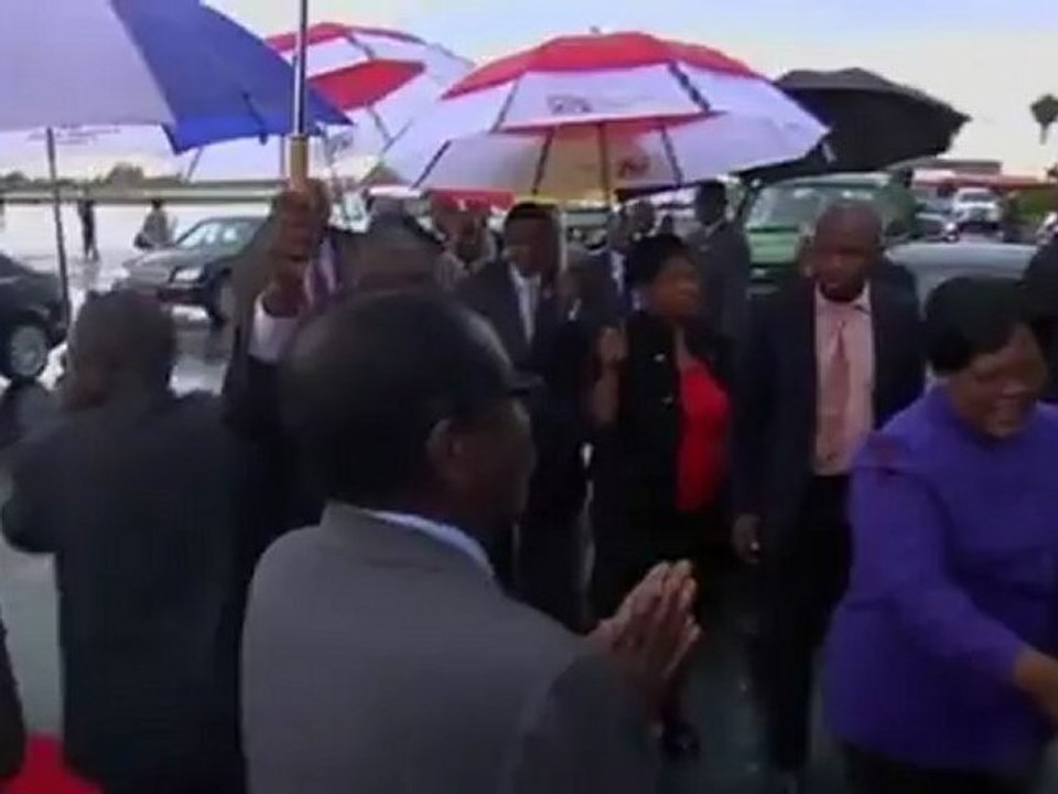 Mugabe return defies health reports