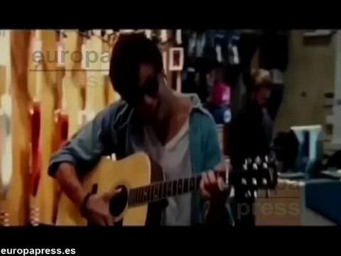 Miley Cyrus y Demi Moore son madre e hija en LOL