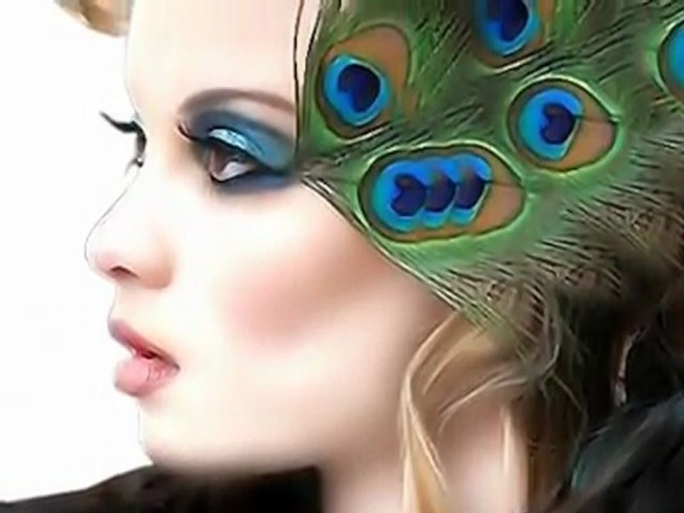 Femme-paon
