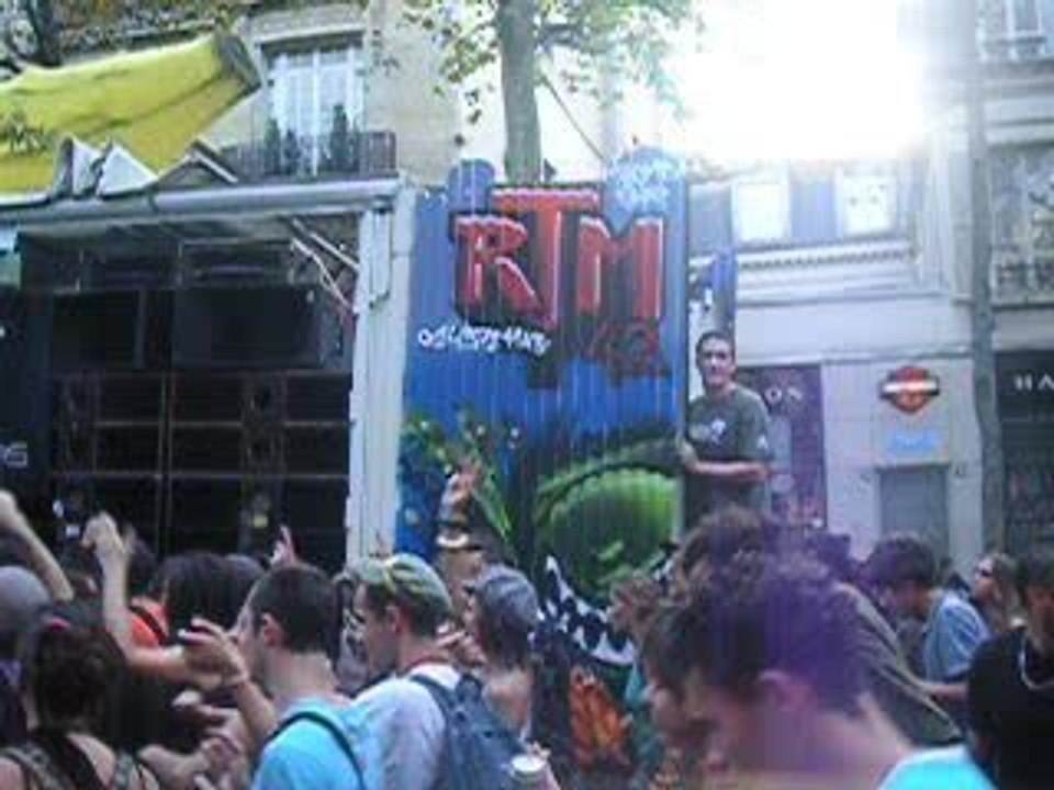 char biobanana tek parade06