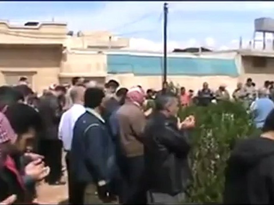 فري برس حمص القصير  دفن الشهيد رضوان محمد علي جمرك 12 4 2012  Homs