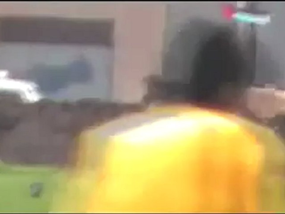 فري برس درعا إنخل حاجز الجيش الأسدي عند الجمعية 12 4 2012 Daraa