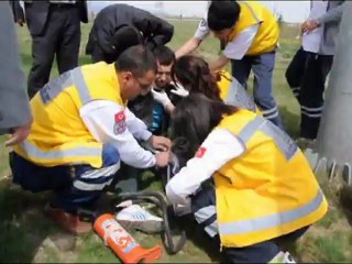 Otomobil Motosiklete Çarptı 2 Yaralı