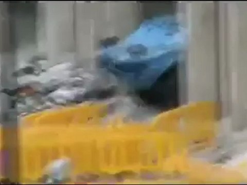 فري برس حمص هااااام تمركز الدبابات والمصفحات في مركز المدينة 12 4 2012 Homs