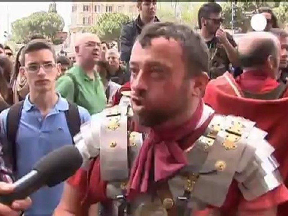 Romali gladyatörler protestoda