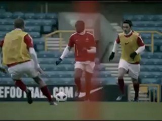 Pub Nike-Vive Le Football Libre