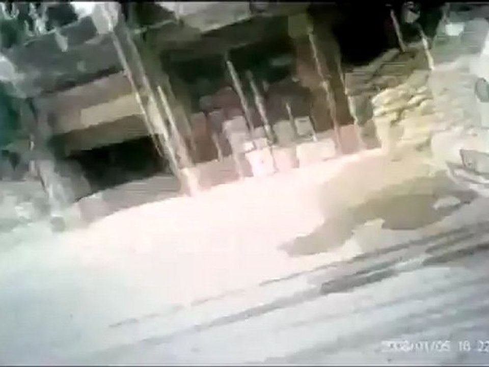 فري برس ريف دمشق الغوطة الشرقية  مدينة حمورية انتشار اليات عصابات الاسد  12 4 2012 ج1 Damascus