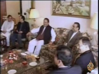 تباين الآراء في باكستان بشأن قوة مشرف بعد اتفاق زرداري وشريف