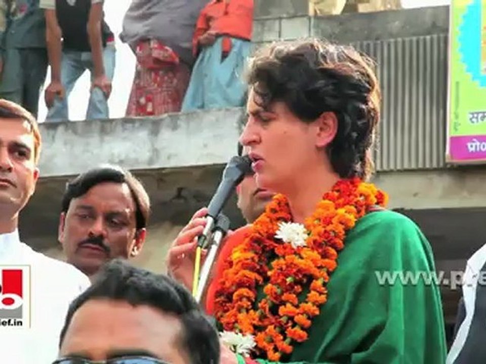 Priyanka Gandhi in Sultanpur Stop tolerating, support Congress