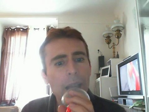 Wiwi égratigne my love is over de Jean Roch