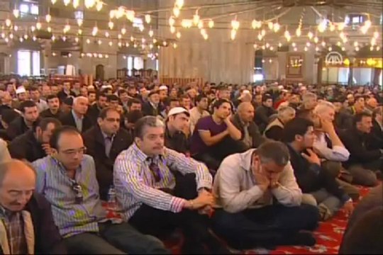 Görmez cuma namazı kıldırdı